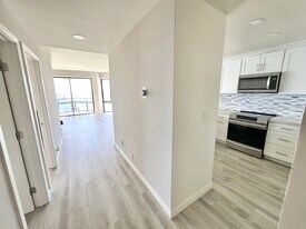 1310 E Ocean Blvd in Long Beach, CA - Building Photo