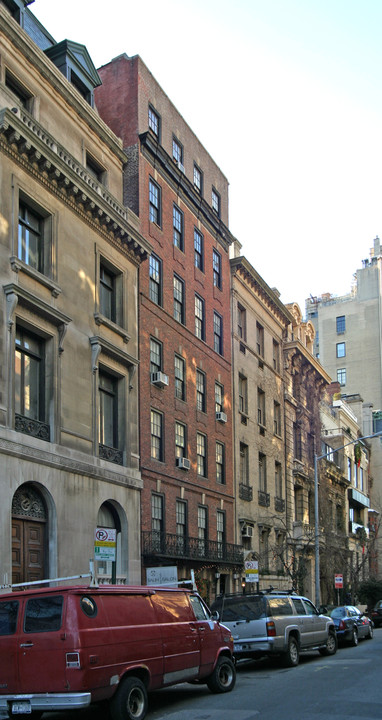 20 E 67th St in New York, NY - Foto de edificio