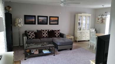 3135 Shady Dell Ln in Melbourne, FL - Building Photo - Building Photo