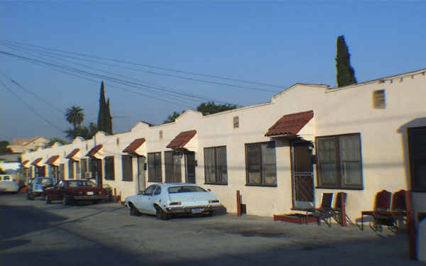 2323-2325 E 6th St in Los Angeles, CA - Foto de edificio