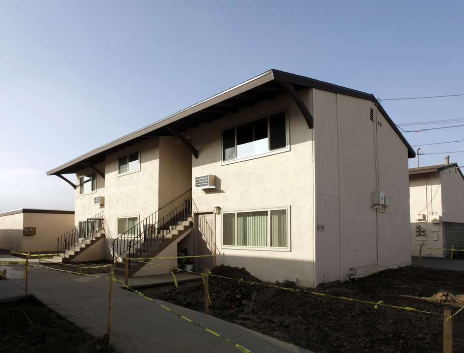 Azusa Hills in Azusa, CA - Foto de edificio