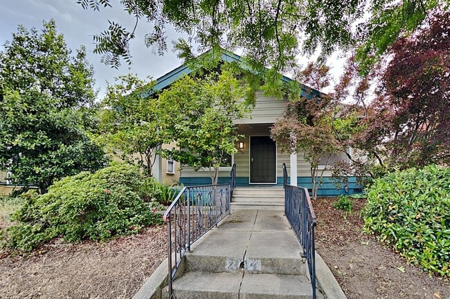 property at 2014 2nd Ave