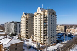 Le Martingal in Laval, QC - Building Photo