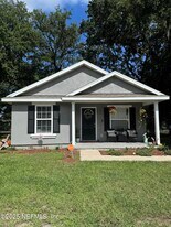 3702 Wood Creek Ln in Jacksonville, FL - Building Photo