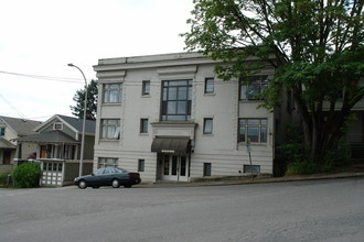 Marianna Apartments in Portland, OR - Building Photo - Building Photo