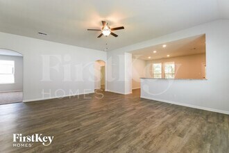 131 Lk Wy Cir in Anahuac, TX - Building Photo - Building Photo
