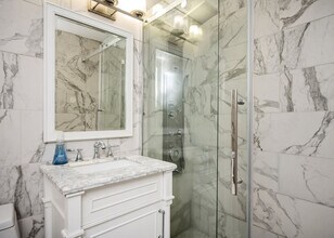 215 Piedmont Ave NE in Atlanta, GA - Foto de edificio - Building Photo