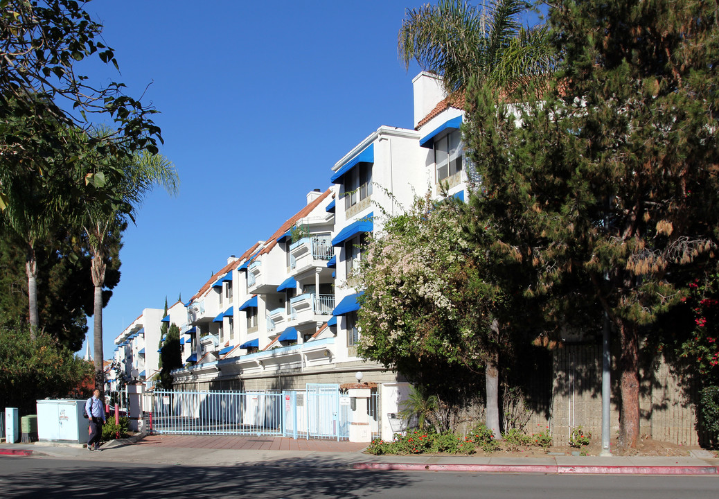 Pines of La Jolla in San Diego, CA - Foto de edificio