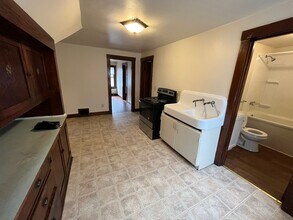 2011 Monroe St-Unit -Upper in Two Rivers, WI - Building Photo - Building Photo