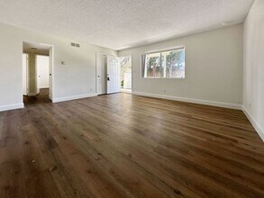105 Avenida Carmelo-Unit -A in San Clemente, CA - Building Photo - Building Photo