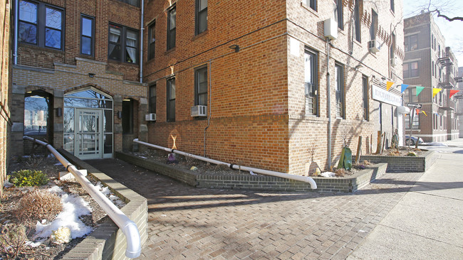 205 Sea Breeze Ave in Brooklyn, NY - Building Photo - Building Photo