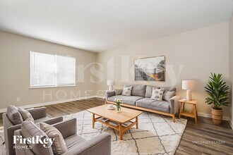 1527 W Quail Run Dr in Newark, OH - Building Photo - Building Photo