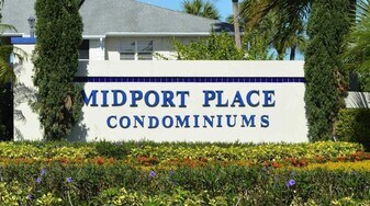1531 SE Royal Green Cir in Port St. Lucie, FL - Building Photo
