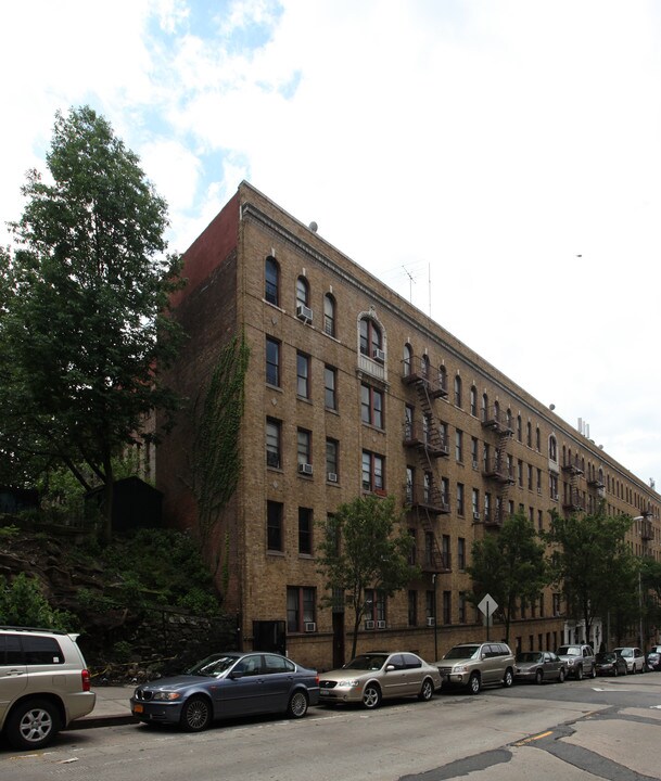 11-19 Seaman Ave in New York, NY - Building Photo