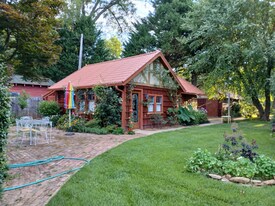 205 S Lyles Ave in Landrum, SC - Building Photo