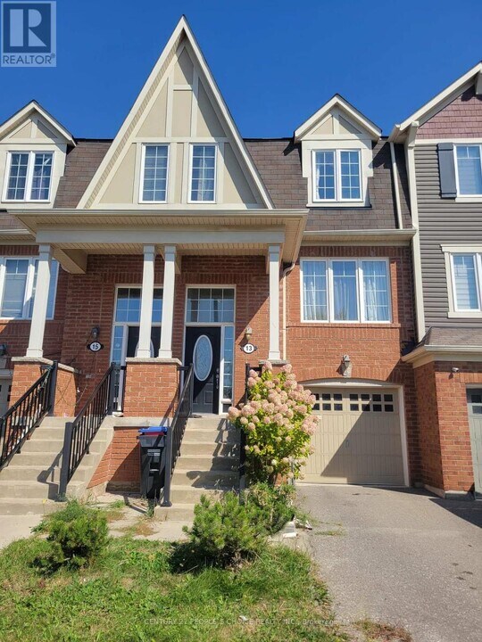 13 Betterton Cres in Brampton, ON - Building Photo