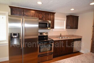 201 E 8800 S in Sandy, UT - Building Photo - Building Photo