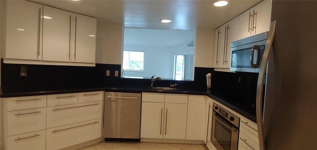 9777 Westview Dr in Coral Springs, FL - Building Photo - Building Photo