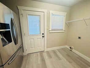 510 W 6th St in Brenham, TX - Building Photo - Building Photo