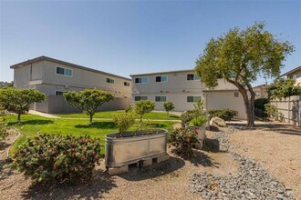Oasis Del Sol in El Cajon, CA - Building Photo - Building Photo