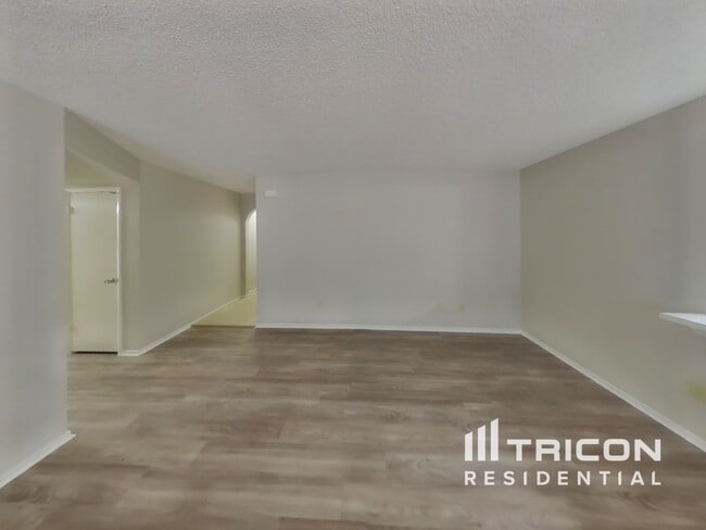 5152 Laurelwood Ave in Las Vegas, NV - Building Photo - Building Photo