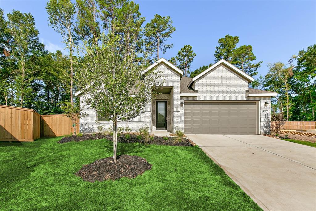 8202 Boundary Waters Dr in Porter, TX - Building Photo