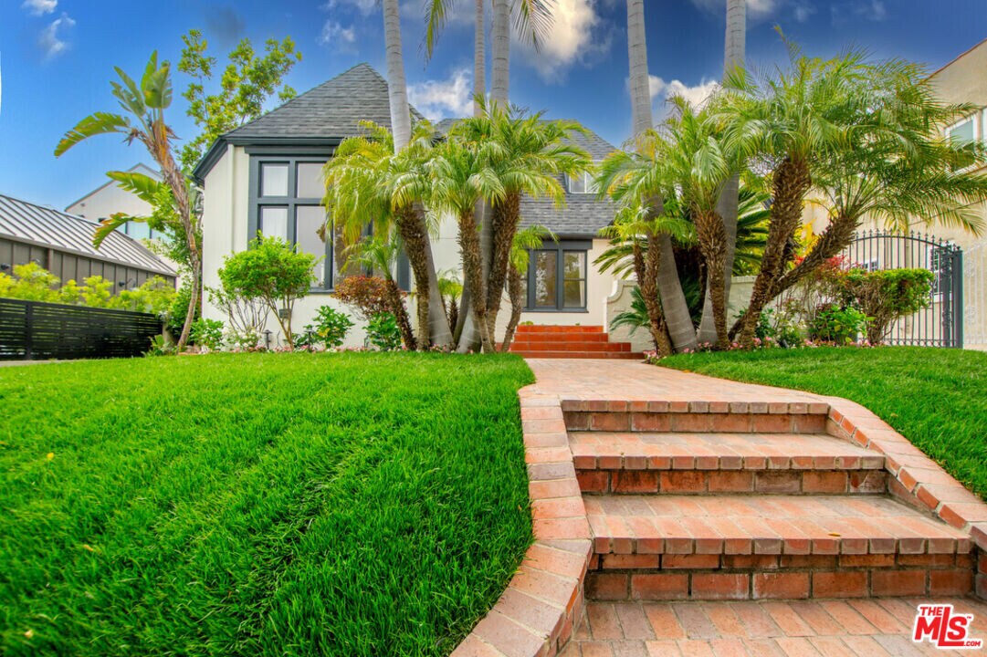 449 S Citrus Ave in Los Angeles, CA - Building Photo