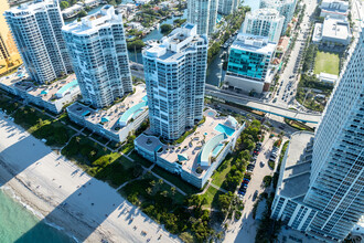 Oceania III in Sunny Isles Beach, FL - Building Photo - Building Photo