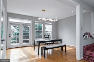 2558 Banshire Dr in Herndon, VA - Building Photo - Building Photo