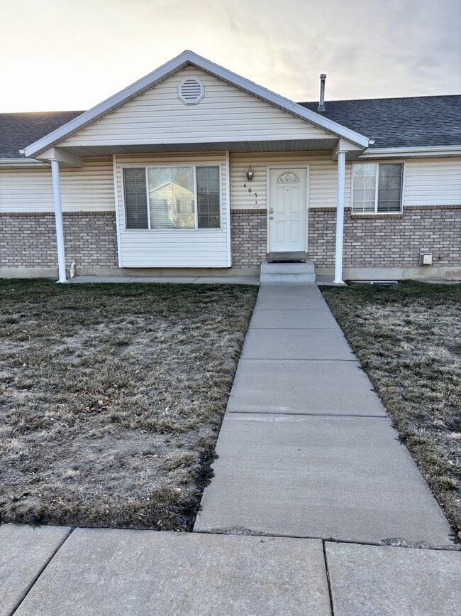 405 W 375 N in Clearfield, UT - Building Photo - Building Photo