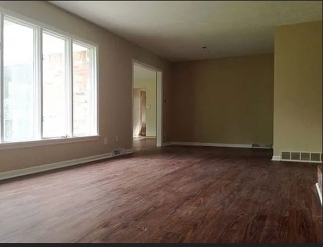 3735 Heatherdowns Blvd in Toledo, OH - Building Photo - Building Photo