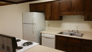 2548 Bilbrey Dr in Tallahassee, FL - Building Photo - Building Photo