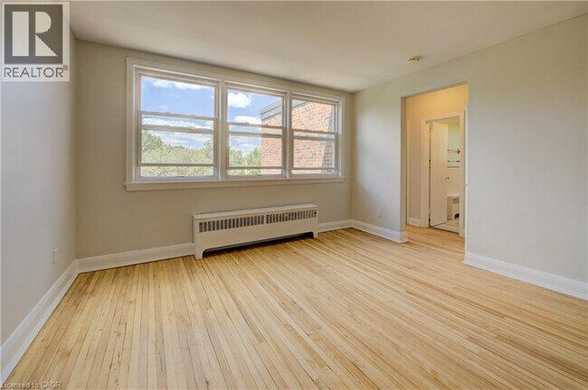 141 Chapel St in Kitchener, ON - Building Photo - Building Photo