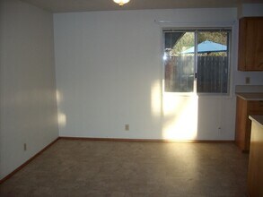 3510 Westward Ho Ave in Eugene, OR - Building Photo - Building Photo