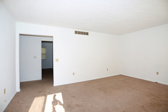 Crystal Commons Townhomes in Rochester, NY - Building Photo - Interior Photo