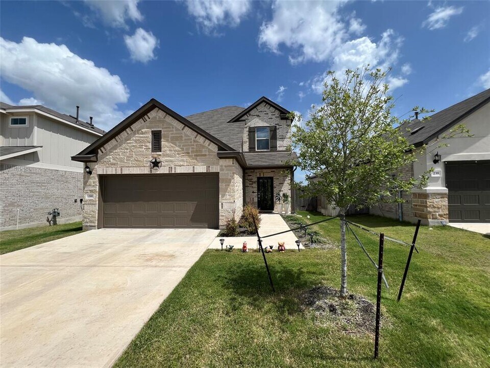 246 Small Seed in Buda, TX - Building Photo
