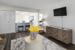 Oaks at Oxon Hill in Oxon Hill, MD - Building Photo