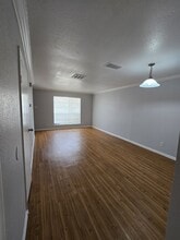 1235 Lyric Ln in Pasadena, TX - Foto de edificio - Building Photo