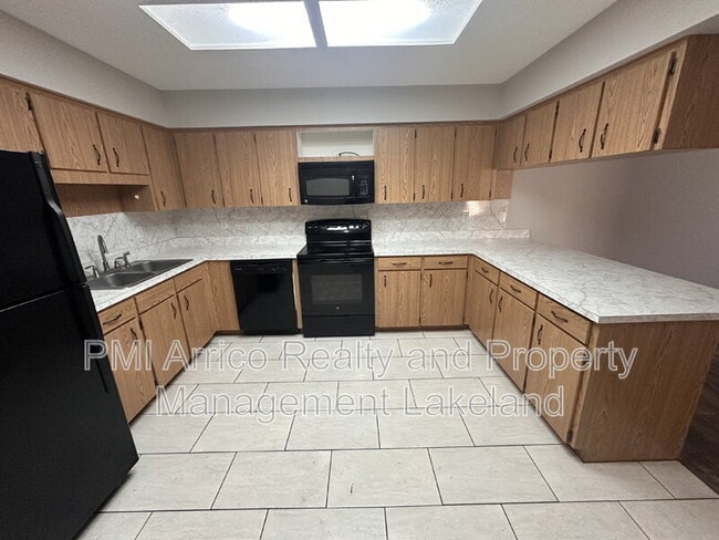 3211 Julia Ct in Lakeland, FL - Building Photo - Building Photo