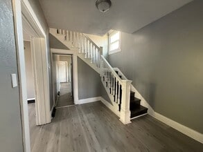 4617 4th Ave in Beaver Falls, PA - Building Photo - Building Photo