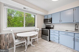 1 Summit Hill Ct in Baltimore, MD - Building Photo - Building Photo
