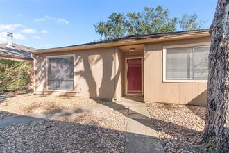 8915 Beau Monde Dr in Houston, TX - Building Photo - Building Photo