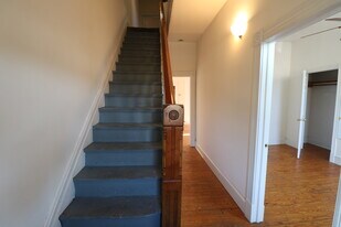 52 W McMillan St in Cincinnati, OH - Building Photo