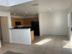 6320 Blue Twilight Ct in Las Vegas, NV - Building Photo - Building Photo