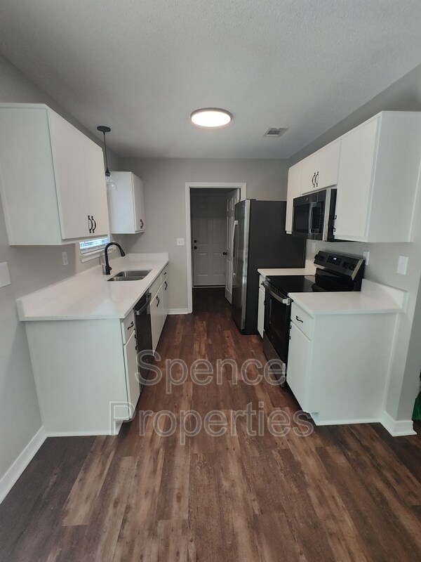 138 Jeff Dr in Crestview, FL - Building Photo - Building Photo