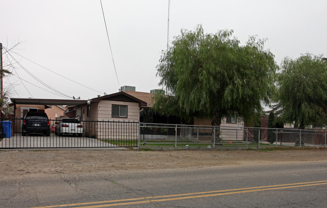 416-420 S Soderquist Rd in Turlock, CA - Building Photo