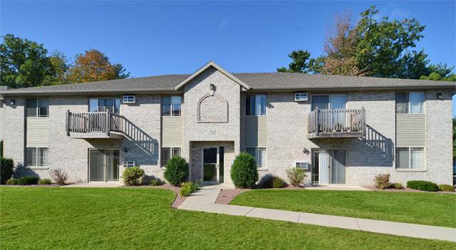 Winding Ridge Estates in Weston, WI - Foto de edificio