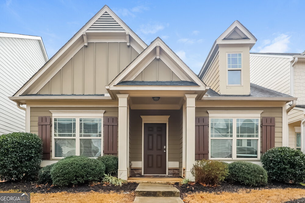 119 Stillwood Dr in Newnan, GA - Building Photo