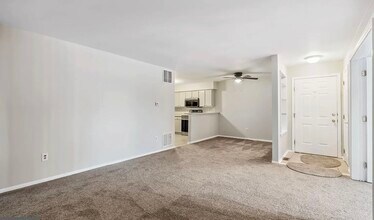 15 Devon Pl in Washington Township, NJ - Foto de edificio - Building Photo