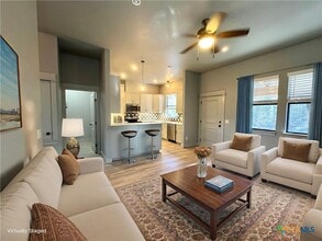 300 Hugo Rd in San Marcos, TX - Building Photo - Building Photo